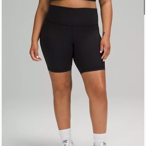 Wunder Train High Rise Short 8” Size 4